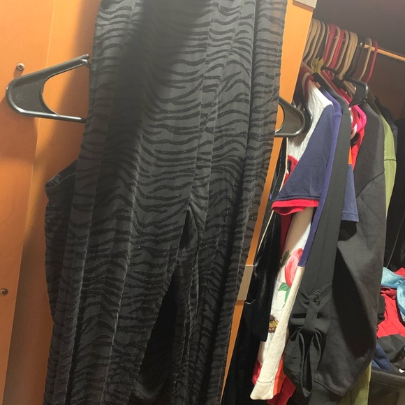 Two piece set - Picture 4 of 4